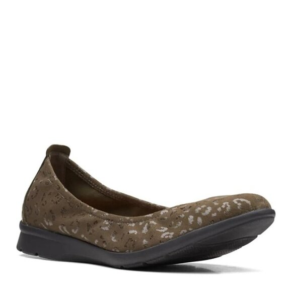 Clark's Womens Jenette Ease Flats Olive Green Suede NEW Closed Toe Size 10 M US